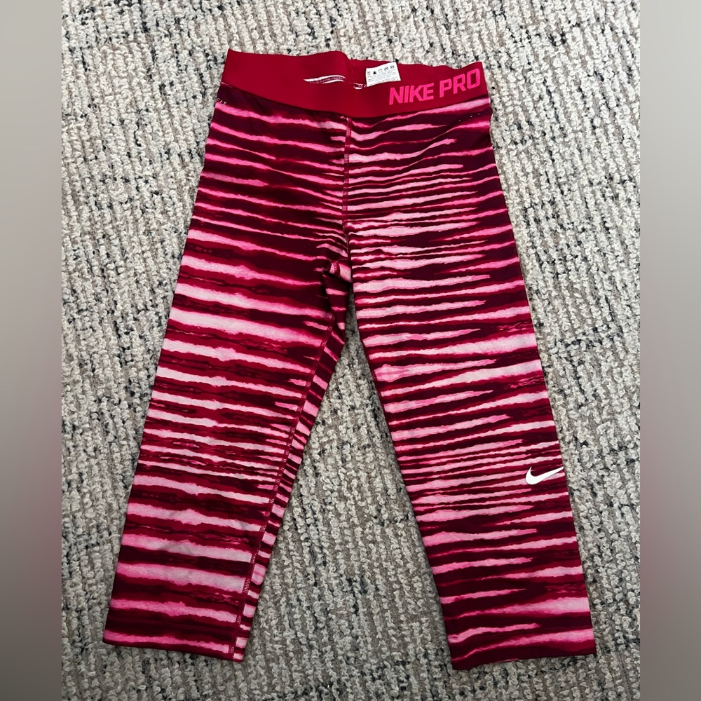 Nike Women’s Capri Leggings Size M